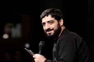 آن دم که در پس در پهلوی من شکست