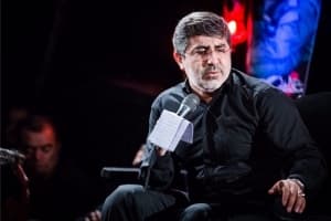 روی نیزه غریبی سر بابام نشسته